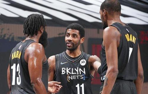 官方：刘殿座当选2025赛季中超最佳守门员，本赛季中超实现10次零封（官方确认：刘殿座荣膺2025赛季中超最佳门将，本季贡献10场零封）