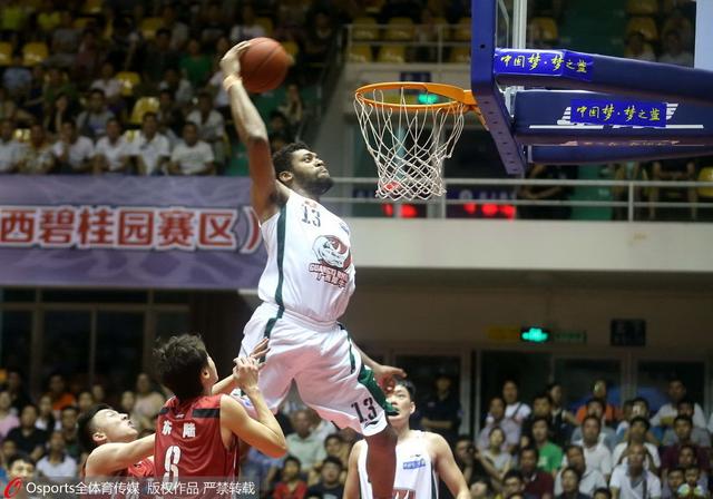 德甲最快10次帽子戏法排名：凯恩76场居首，盖德-穆勒161场（德甲达成10次帽子戏法最快榜：凯恩76场登顶，盖德-穆勒161场）