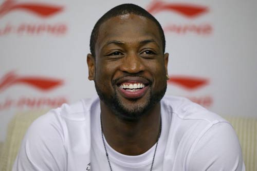 阿奇姆彭遭成都球迷种族歧视，队长王上源发文声援（阿奇姆彭遭遇成都球迷种族歧视，队长王上源公开声援）