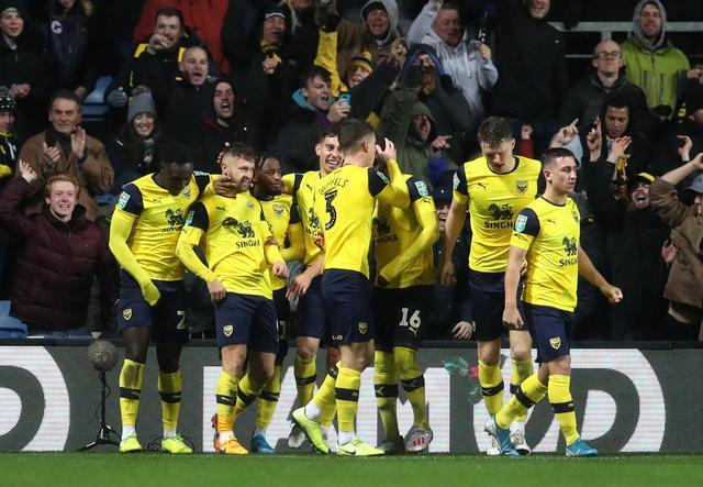 🎮DK 2-0 T1：许哥球给Siwoo一击制胜，DK再下一城（🎮DK 2-0 T1：许哥妙传助Siwoo绝杀，DK强势再取一胜）