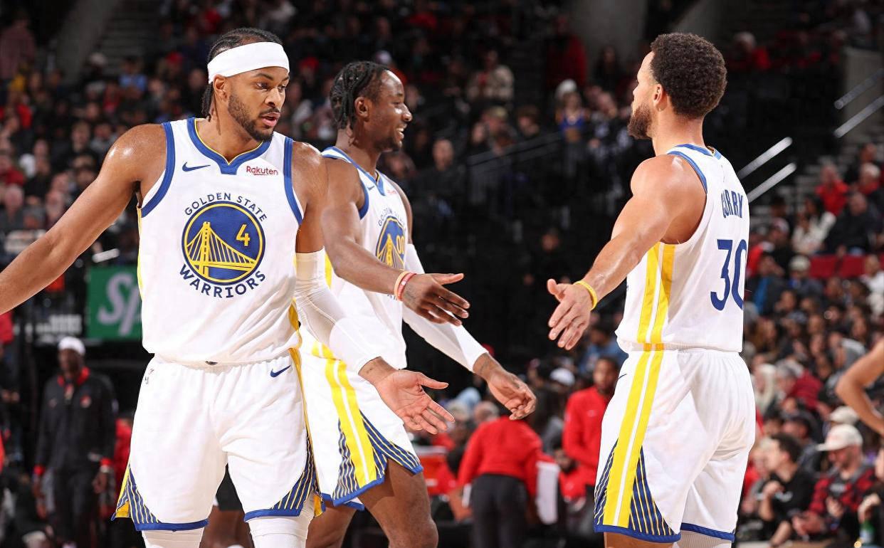 每体：莱万首选与巴萨续约，但也已开始研究其它联赛的报价（每体：莱万续约巴萨为先，已着手考虑其他联赛的报价）