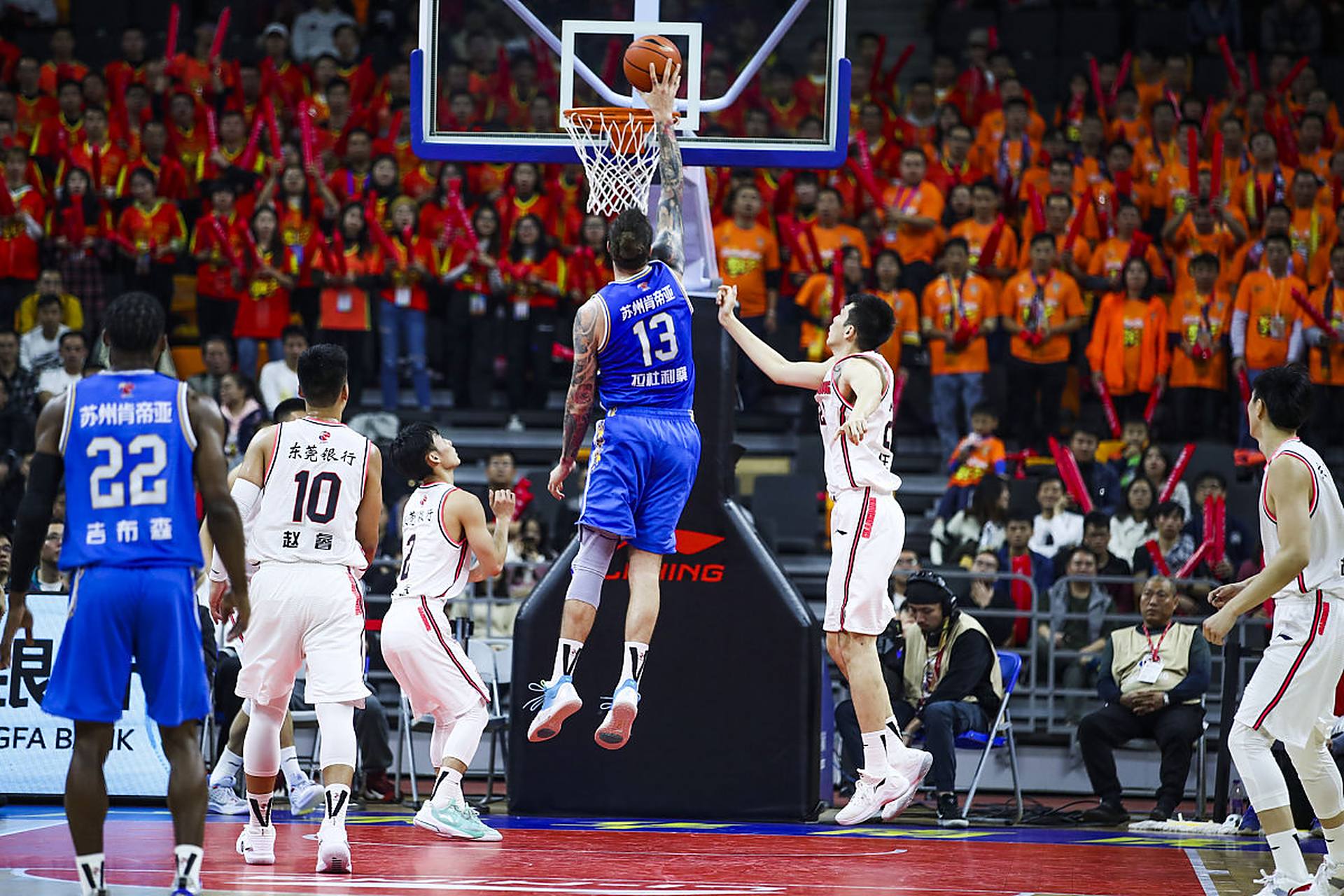 莫雷托：那不勒斯要和国米争焦瓦内，维罗纳愿意夏窗出售（莫雷托：那不勒斯将与国米竞购焦瓦内，维罗纳愿今夏出售）