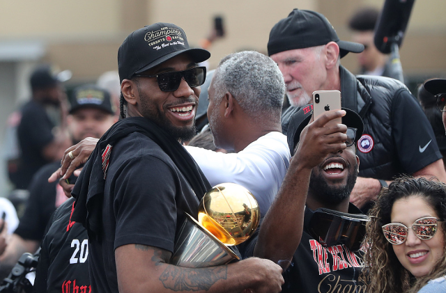 早报：功成名就不是目的，让自己快乐快乐这才叫做意义（早报：名利非终点，快乐才是人生的意义）